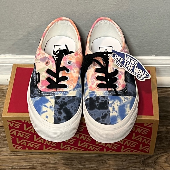 *NEW* Vans Authentic style Tie Dye Sneaker - Picture 2 of 7